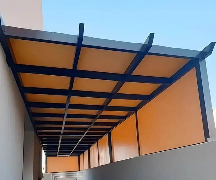 مظلة ممر خارجي بلون برتقالي